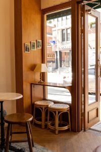 博多で楽しむ居酒屋の個室飲み放題プランは？